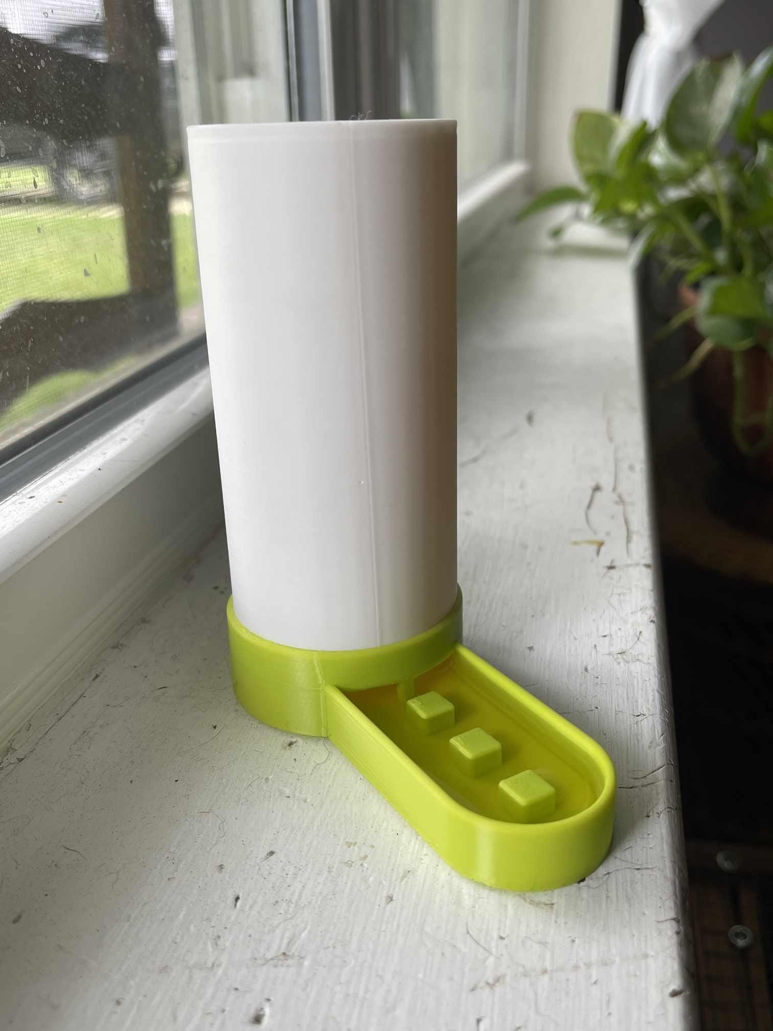 Quail And Chick - Feeder & Waterer Set - Removable Lid, 221 mL Capacity, Suction Cup with Zip Tie Mounts