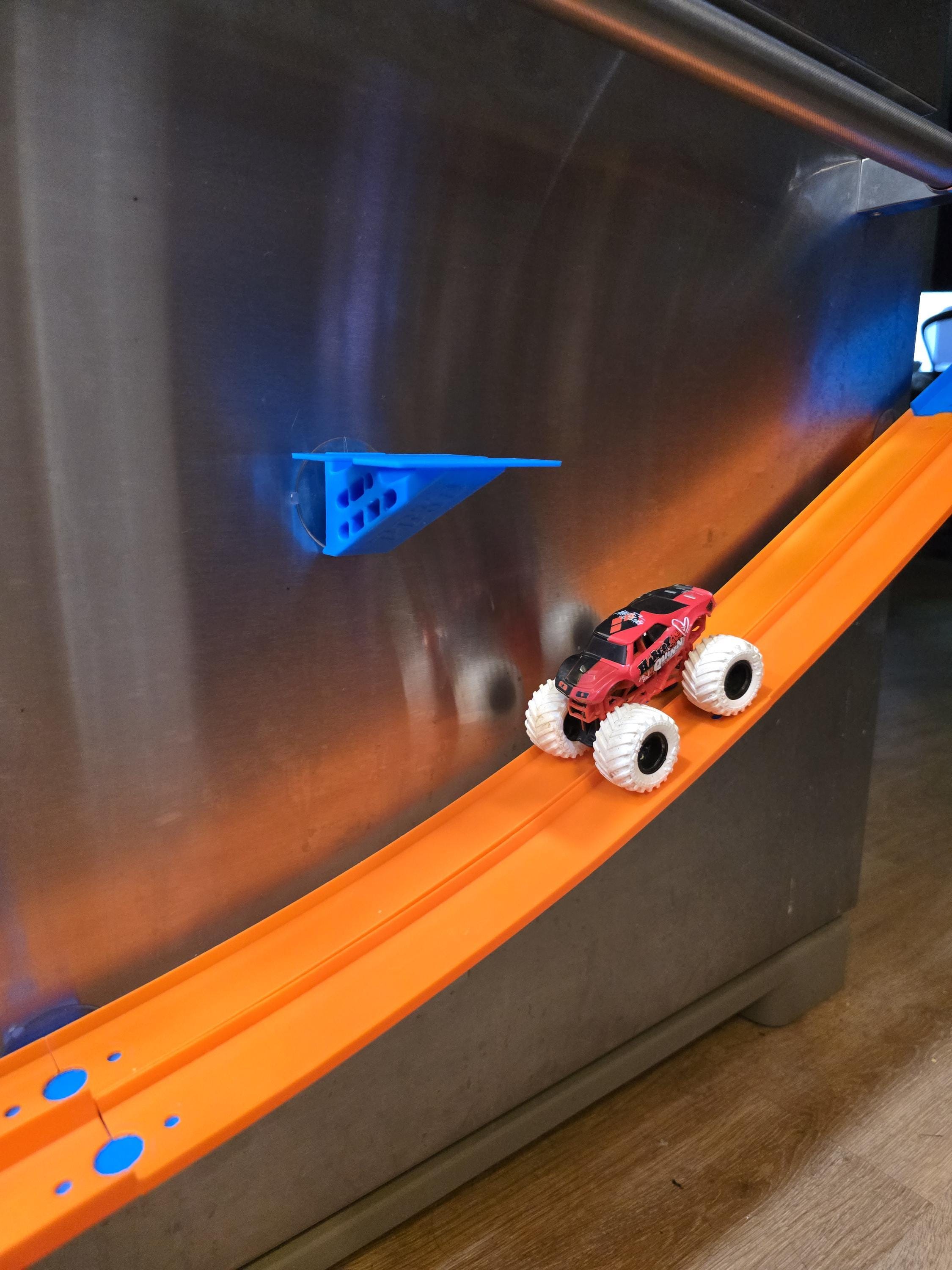 Suction Cup Track, Reconfigurable Monster Truck Ramp Kit | PLA Plastic And Silicone | 1:64 Scale