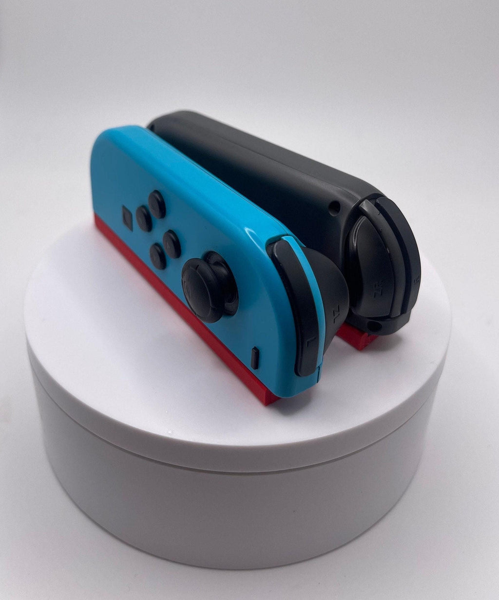 One-Handed Joy-Con, Ergonomic Right Controller Grip | Textured 3D Printed Biodegradable Plastic | Adjustable Fit