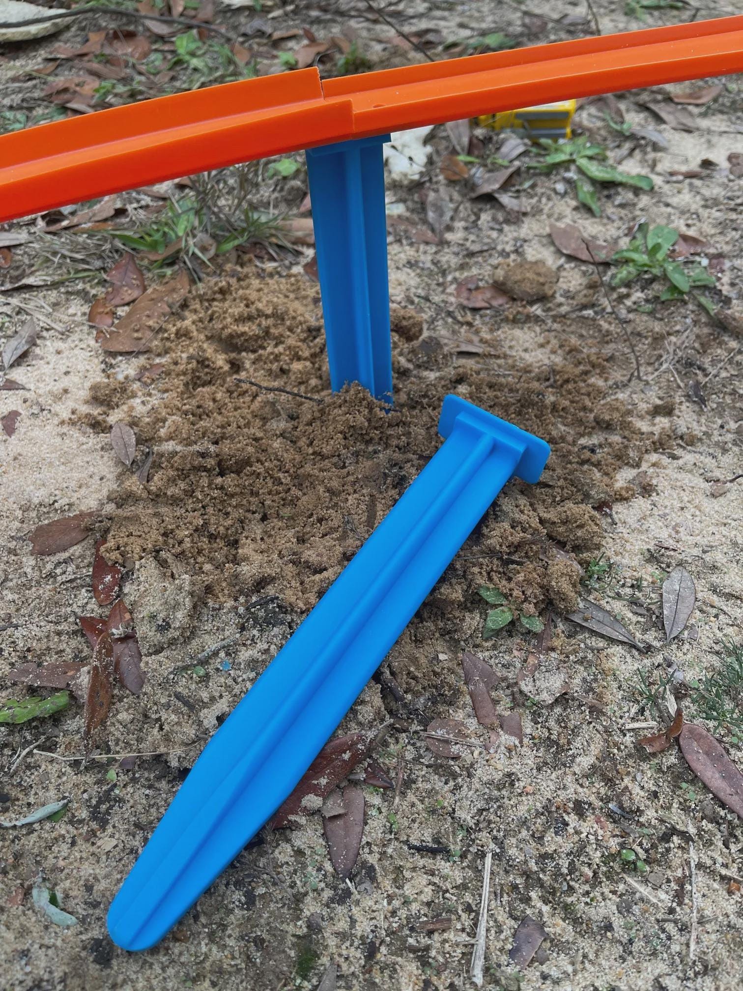 Custom Toy Car Sand, Dirt Spikes | 3D Printed Track Mounts, Launch Platform, Landing Pad, 8 Inch