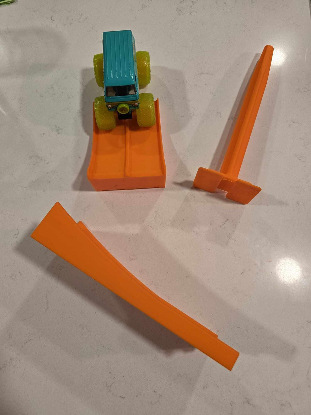 Monster Truck Adventure Sand Spikes